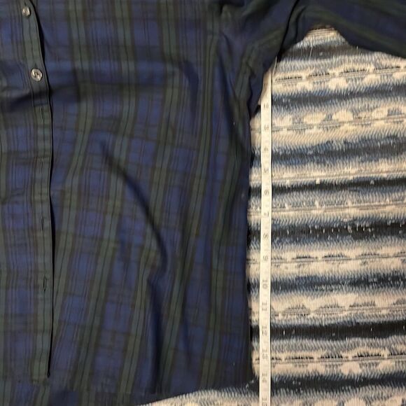 Banana Republic blue/green plaid blouse size 14P - Picture 8 of 9